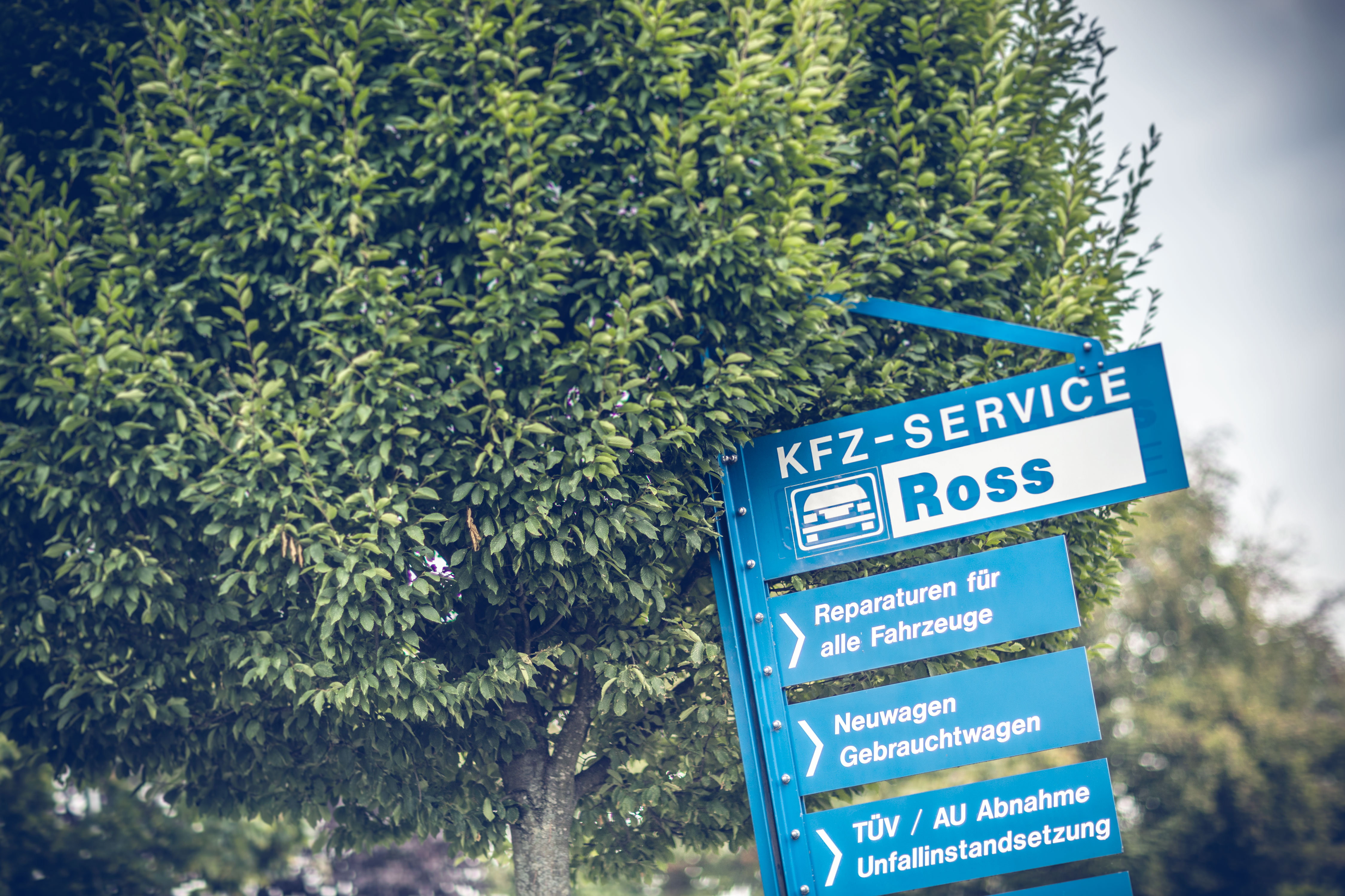 Autoservice Schild der KFZ Werkstatt Ross in Hiddingsel